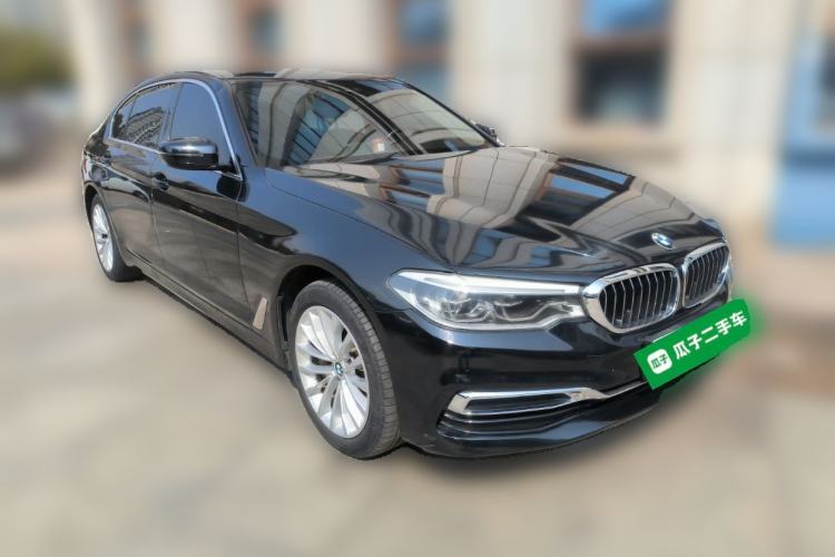 Used BMW 5 Series New Energy 2020 Mileage Upgrade Version 530Le Luxury Package Front Right 45 Deg