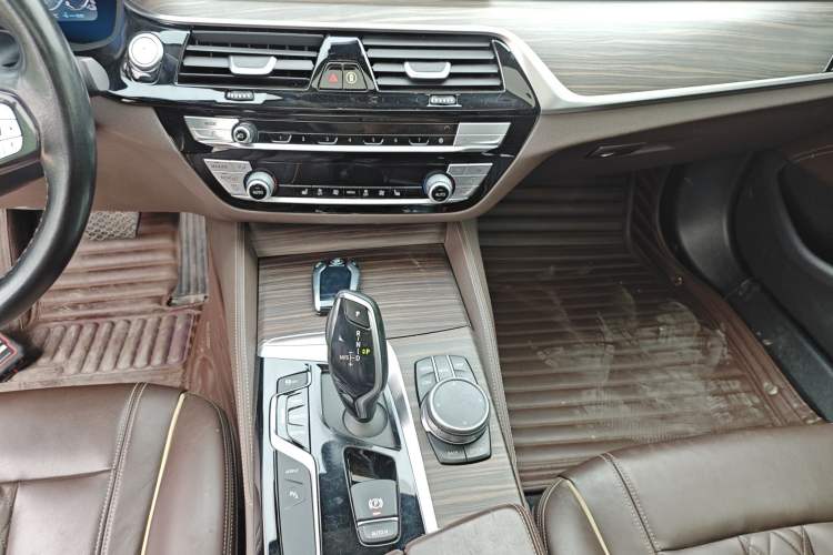 Used BMW 5 Series New Energy 2020 530Le Luxury Package Gear Lever