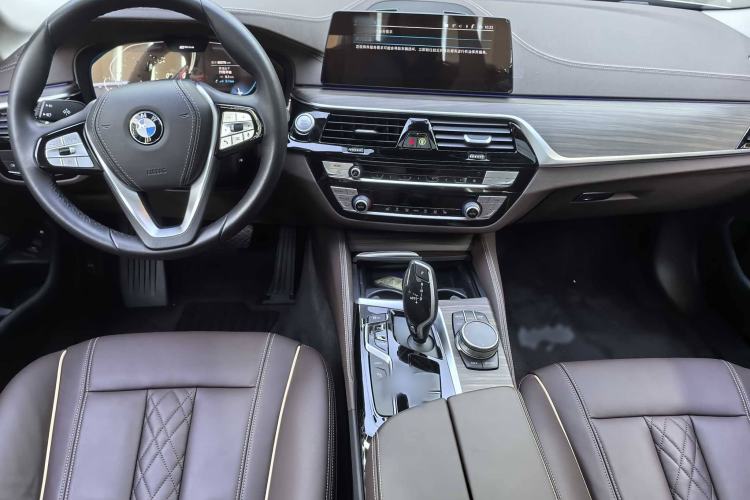 Used BMW 5 Series New Energy 2020 Mileage Upgrade Version 530Le Luxury Package Interior 1
