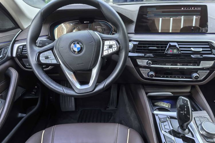 Used BMW 5 Series New Energy 2020 Mileage Upgrade Version 530Le Luxury Package Interior 2