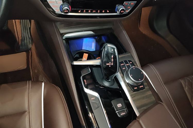 Used BMW 5 Series New Energy 2020 Mileage Upgrade Version 530Le Luxury Package Interior 3