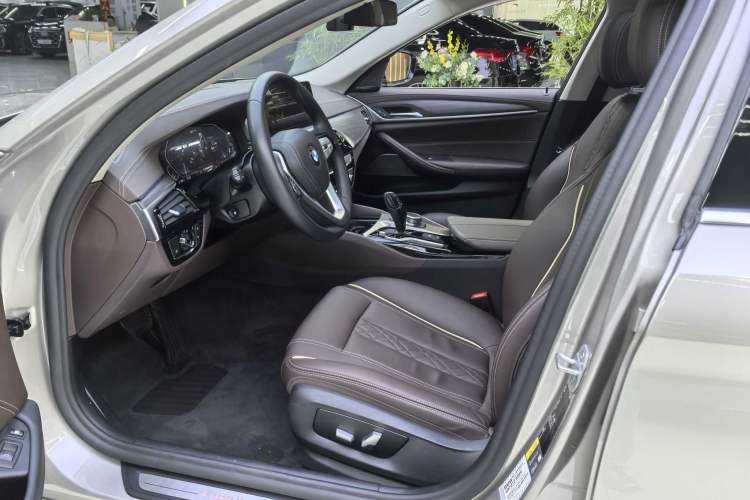 Used BMW 5 Series New Energy 2020 Mileage Upgrade Version 530Le Luxury Package Interior 4