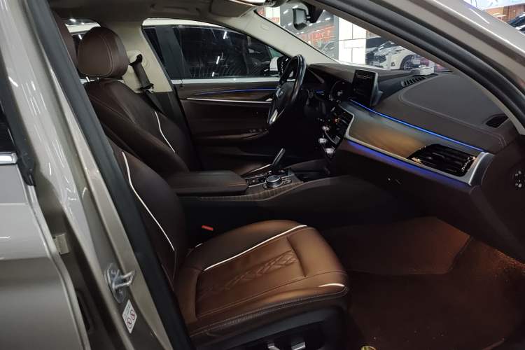 Used BMW 5 Series New Energy 2020 Mileage Upgrade Version 530Le Luxury Package Interior 5