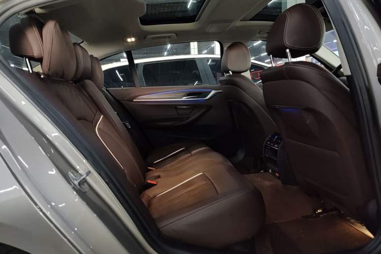 Used BMW 5 Series New Energy 2020 Mileage Upgrade Version 530Le Luxury Package Interior 6