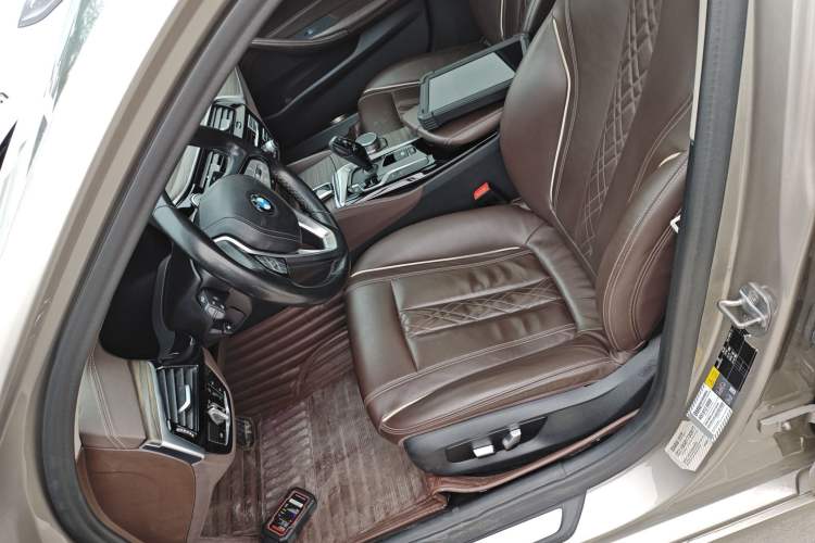 Used BMW 5 Series New Energy 2020 530Le Luxury Package Left Front Seat