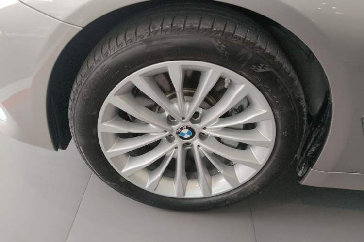 Used BMW 5 Series New Energy 2020 530Le Luxury Package Left Front Wheel Hub