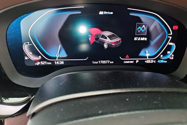 Used BMW 5 Series New Energy 2020 530Le Luxury Package Odometer Close Up