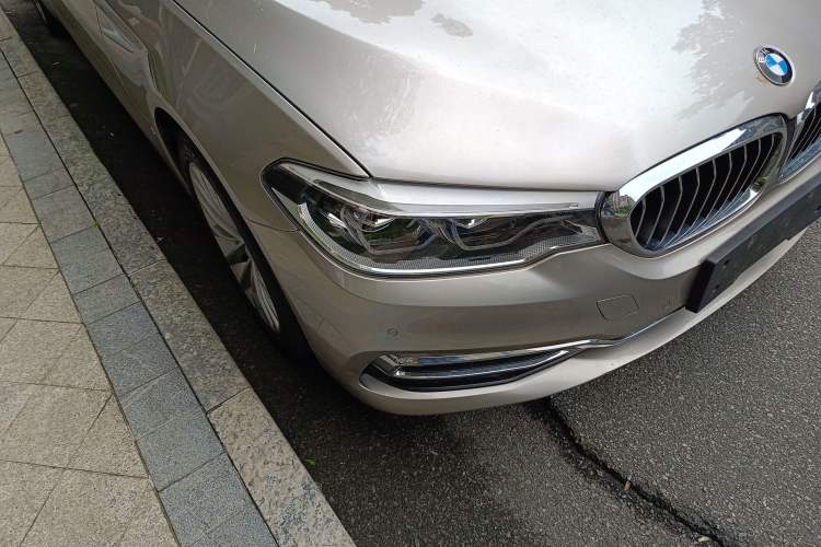 Used BMW 5 Series New Energy 2020 Mileage Upgrade Version 530Le Luxury Package Right Front Headlight