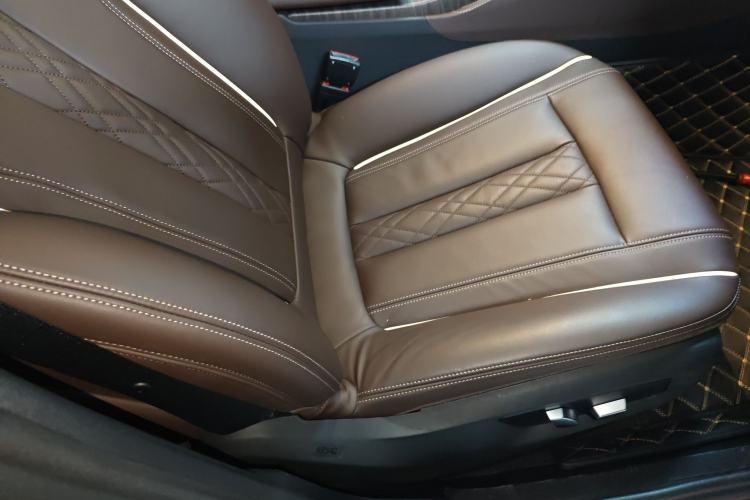 Used BMW 5 Series New Energy 2020 530Le Luxury Package Right Front Seat