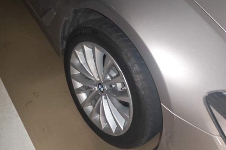 Used BMW 5 Series New Energy 2020 530Le Pioneer Edition Right Front Wheel Hub