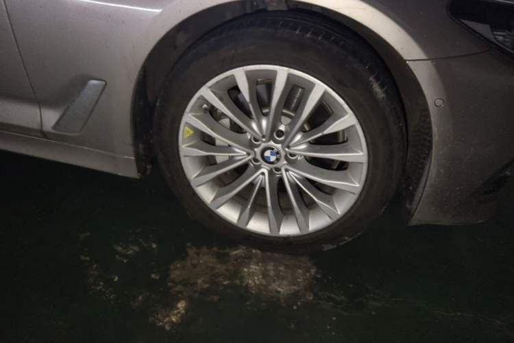 Used BMW 5 Series New Energy 2020 530Le Luxury Package Right Front Wheel Hub