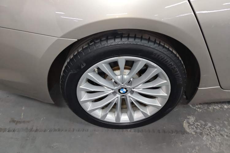 Used BMW 5 Series New Energy 2020 530Le Luxury Package Right Rear Wheel Hub