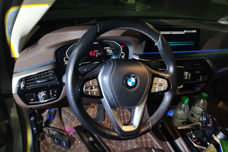 Used BMW 5 Series New Energy 2020 Mileage Upgrade Version 530Le Luxury Package Steering Wheel