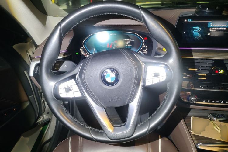 Used BMW 5 Series New Energy 2020 Mileage Upgrade Version 530Le Luxury Package Steering Wheel