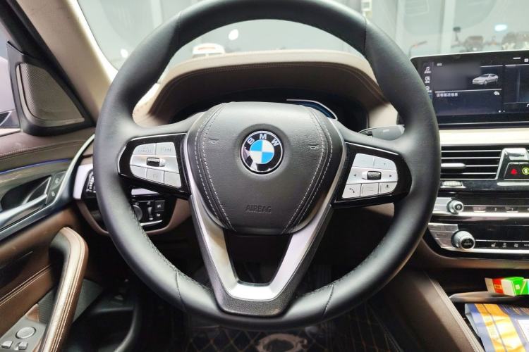 Used BMW 5 Series New Energy 2020 Mileage Upgrade Version 530Le Luxury Package Steering Wheel