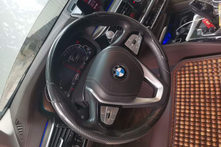 Used BMW 5 Series New Energy 2020 Mileage Upgrade Version 530Le Luxury Package Steering Wheel