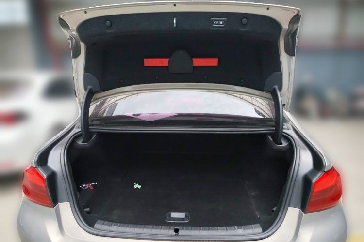 Used BMW 5 Series New Energy 2020 Mileage Upgrade Version 530Le Luxury Package Trunk