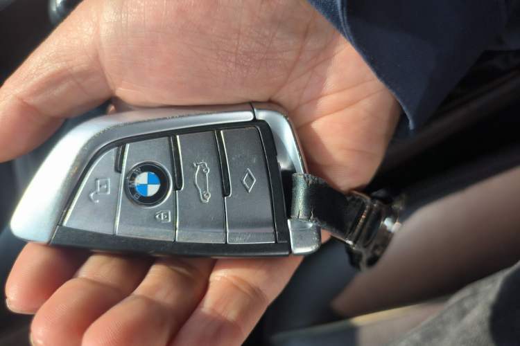Used BMW 5 Series New Energy 2020 Mileage Upgrade Version 530Le Luxury Package Vehicle Key