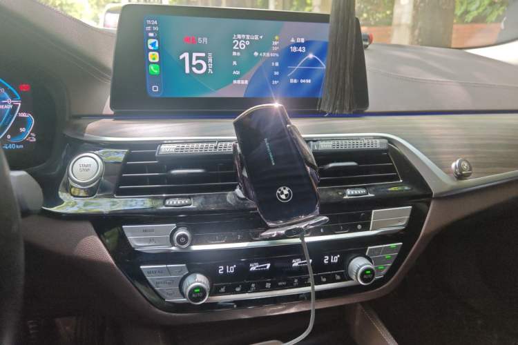 Used BMW 5 Series New Energy 2020 Mileage Upgrade Version 530Le Pioneer Edition Audio And AC Panel