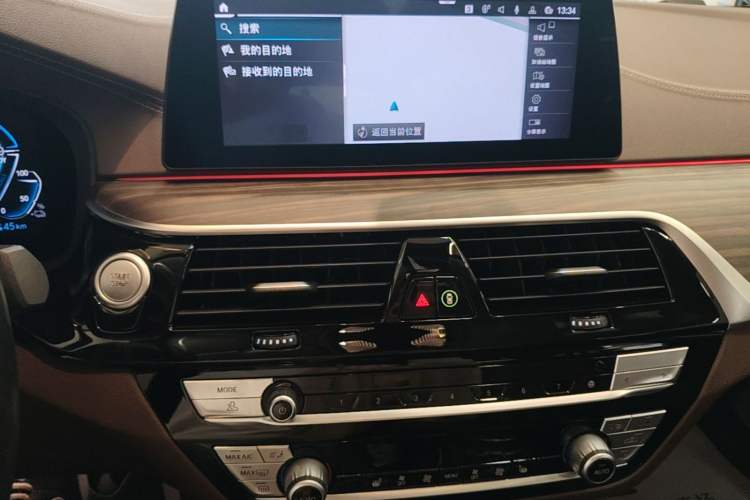 Used BMW 5 Series New Energy 2020 Mileage Upgrade Version 530Le Luxury Package Audio And AC Panel