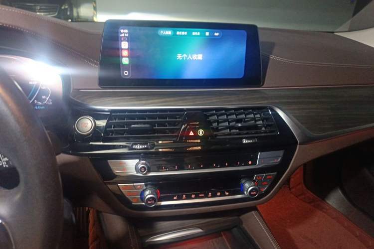 Used BMW 5 Series New Energy 2020 Mileage Upgrade Version 530Le Luxury Package Audio And AC Panel