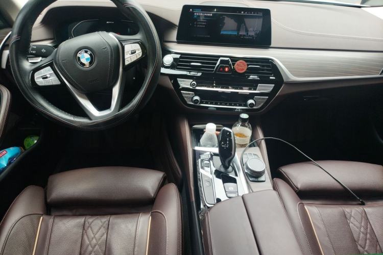 Used BMW 5 Series New Energy 2020 Mileage Upgrade Version 530Le Pioneer Edition Center Console