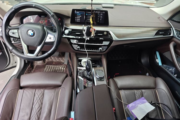 Used BMW 5 Series New Energy 2020 Mileage Upgrade Version 530Le Pioneer Edition Center Console