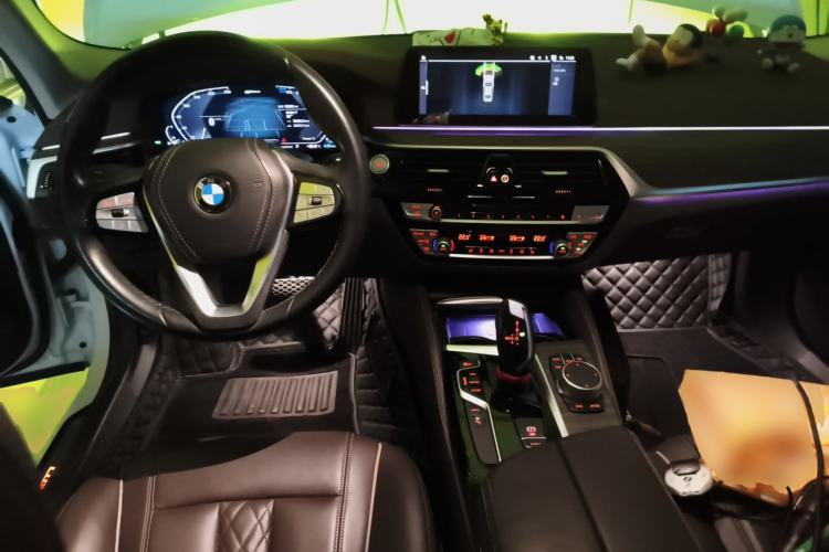 Used BMW 5 Series New Energy 2020 Mileage Upgrade Version 530Le Luxury Package Center Console