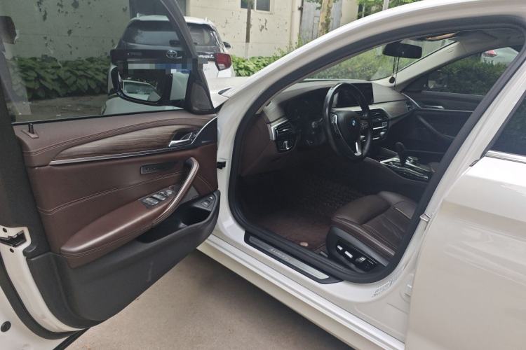 Used BMW 5 Series New Energy 2020 Mileage Upgrade Version 530Le Pioneer Edition Driver Seat