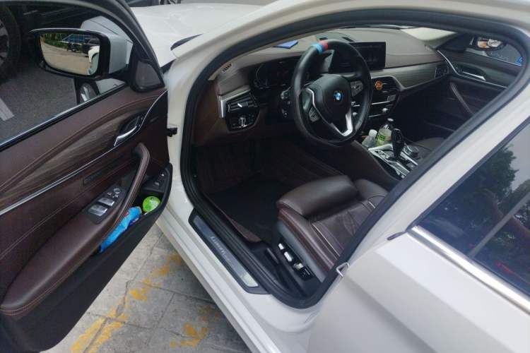 Used BMW 5 Series New Energy 2020 Mileage Upgrade Version 530Le Pioneer Edition Driver Seat