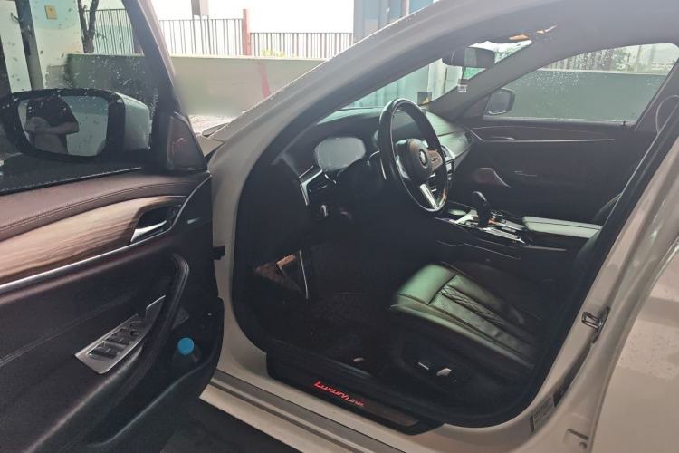 Used BMW 5 Series New Energy 2020 530Le Luxury Package Driver Seat