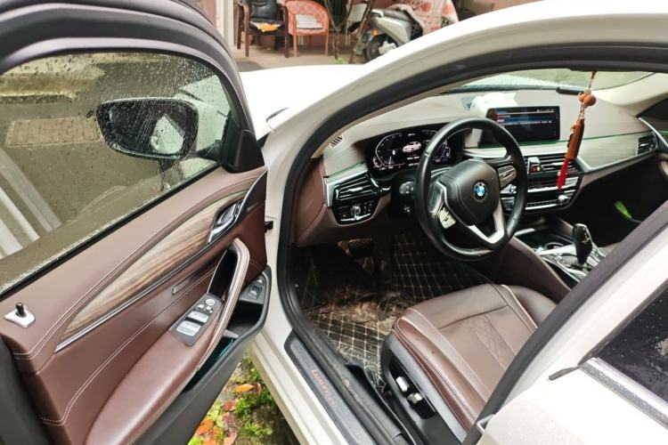 Used BMW 5 Series New Energy 2020 530Le Luxury Package Driver Seat