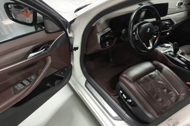 Used BMW 5 Series New Energy 2020 Mileage Upgrade Version 530Le Pioneer Edition Driver Seat