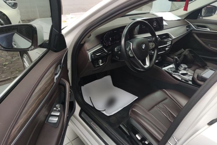 Used BMW 5 Series New Energy 2020 530Le Luxury Package Driver Seat
