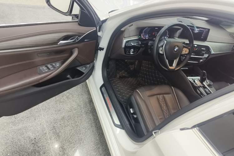 Used BMW 5 Series New Energy 2020 Mileage Upgrade Version 530Le Luxury Package Driver Seat