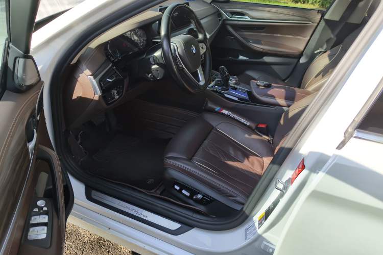 Used BMW 5 Series New Energy 2020 Mileage Upgrade Version 530Le Pioneer Edition Driver Seat