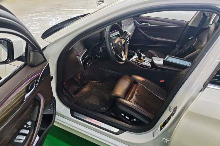 Used BMW 5 Series New Energy 2020 530Le Pioneer Edition Driver Seat