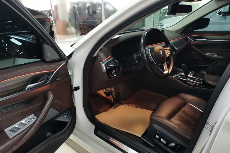 Used BMW 5 Series New Energy 2020 Mileage Upgrade Version 530Le Pioneer Edition Driver Seat