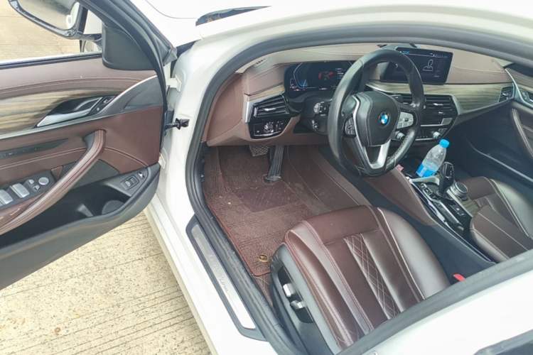 Used BMW 5 Series New Energy 2020 530Le Luxury Package Driver Seat