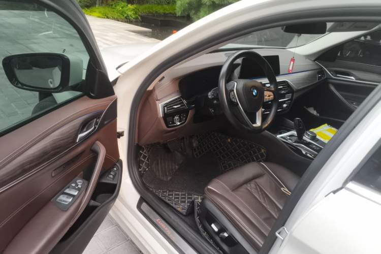 Used BMW 5 Series New Energy 2020 Mileage Upgrade Version 530Le Luxury Package Driver Seat