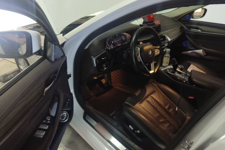 Used BMW 5 Series New Energy 2020 530Le Luxury Package Driver Seat