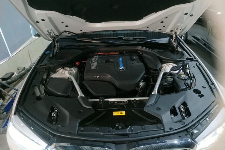 Used BMW 5 Series New Energy 2020 530Le Pioneer Edition Engine Bay