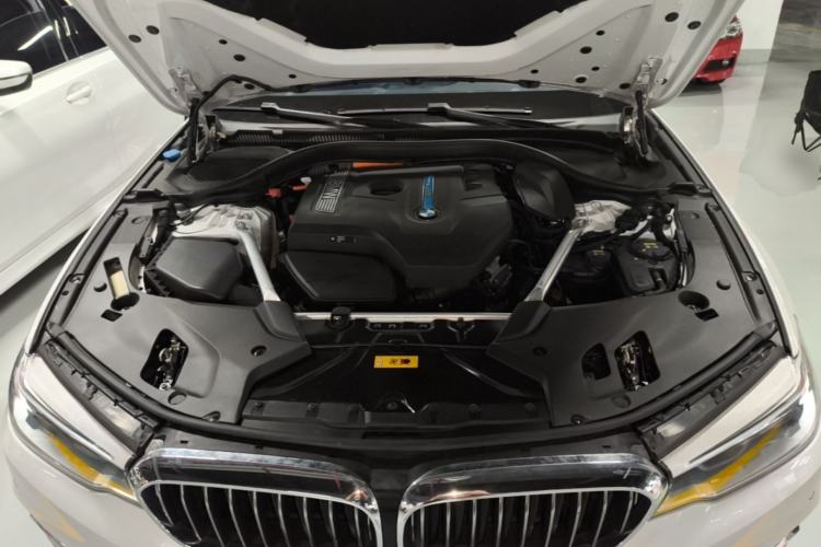 Used BMW 5 Series New Energy 2020 Mileage Upgrade Version 530Le Pioneer Edition Engine Bay
