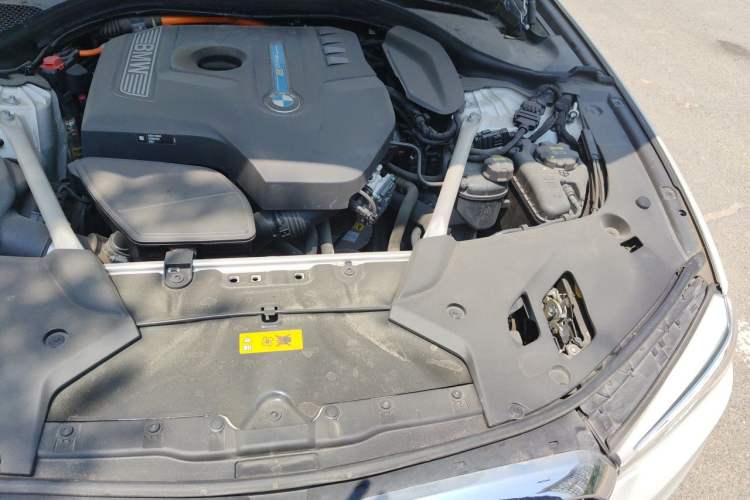 Used BMW 5 Series New Energy 2020 530Le Luxury Package Engine Bay Left