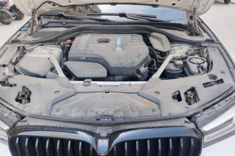 Used BMW 5 Series New Energy 2020 530Le Pioneer Edition Engine Bay