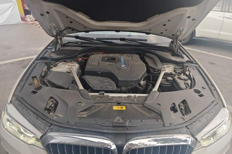 Used BMW 5 Series New Energy 2020 Mileage Upgrade Version 530Le Luxury Package Engine Bay