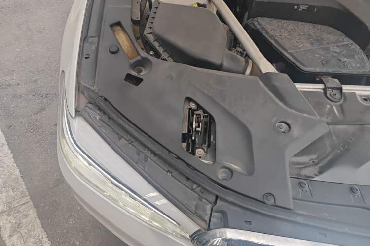 Used BMW 5 Series New Energy 2020 Mileage Upgrade Version 530Le Luxury Package Engine Bay Right