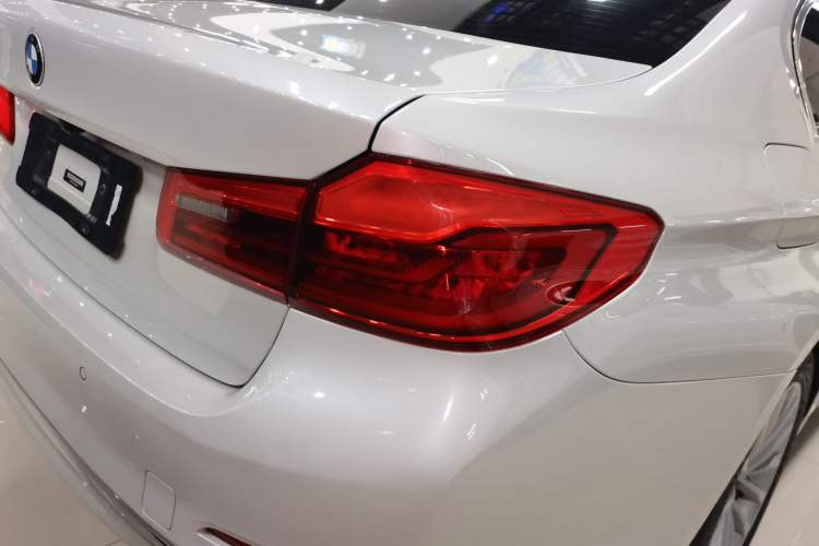 Used BMW 5 Series New Energy 2020 Mileage Upgrade Version 530Le Pioneer Edition Exterior 2