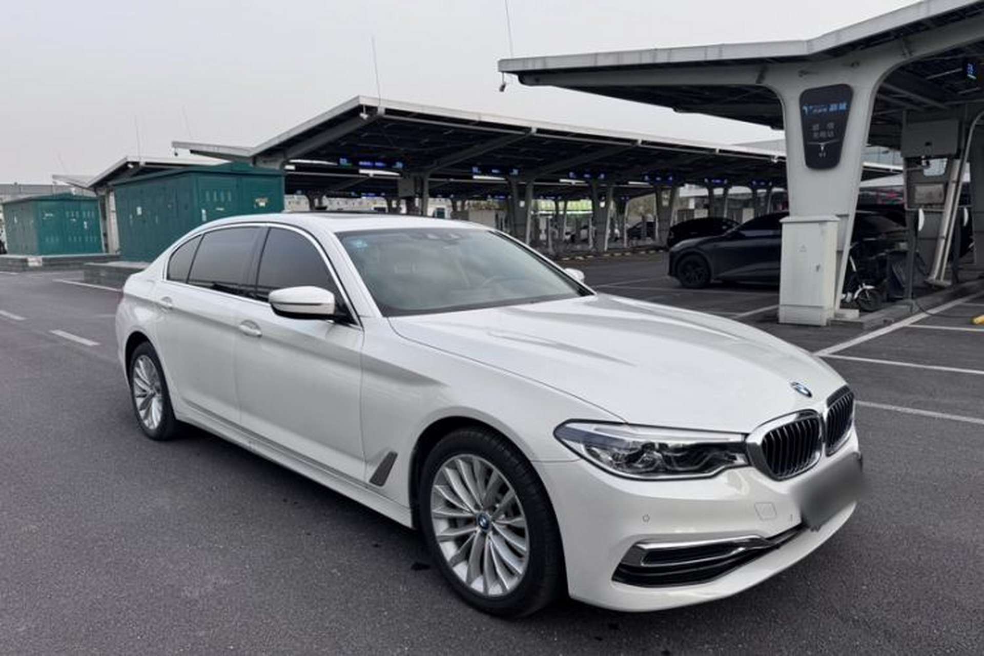 Used BMW 5 Series New Energy 2020 Mileage Upgrade Version 530Le Luxury Package Exterior 3