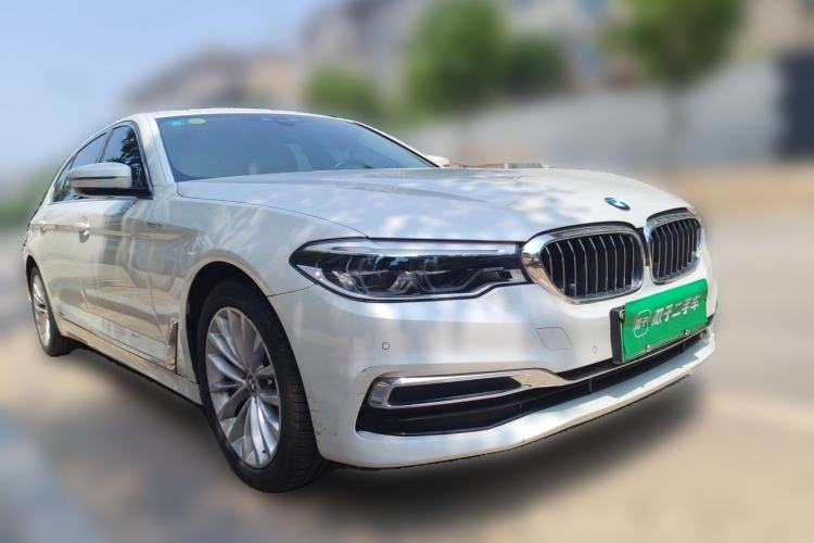 Used BMW 5 Series New Energy 2020 530Le Luxury Package Front Right 45 Deg